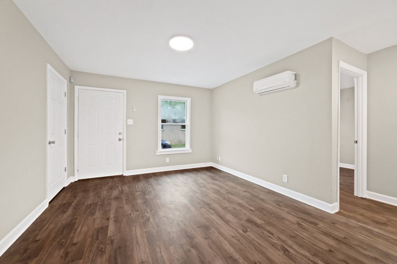 3410 Elizabeth St Nw #2 - Photo 7 of 10