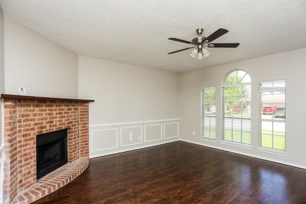 948 Fenway Ln - Photo 5 of 19