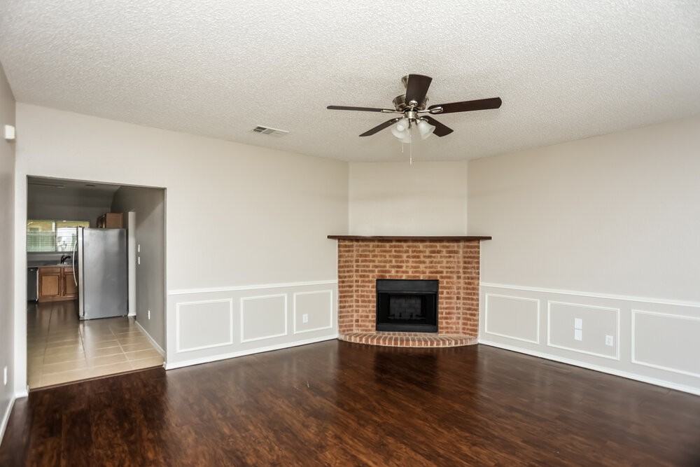 948 Fenway Ln - Photo 6 of 19