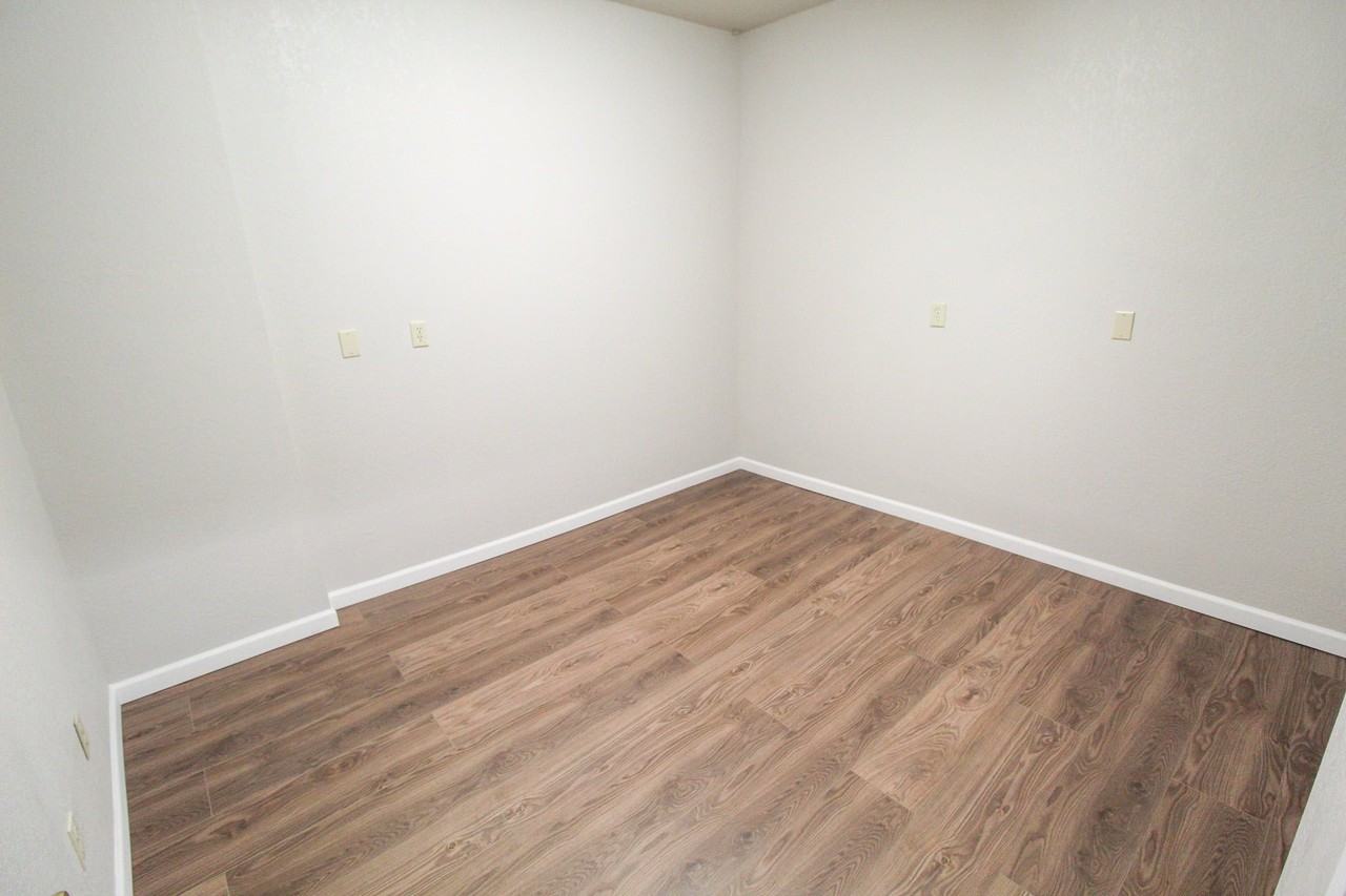 405 Morgan St - Photo 2 of 8