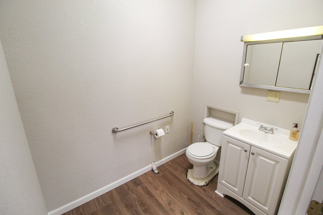 405 Morgan St - Photo 7 of 8