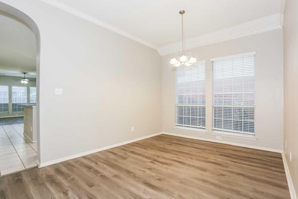 4617 Seneca Dr - Photo 5 of 16