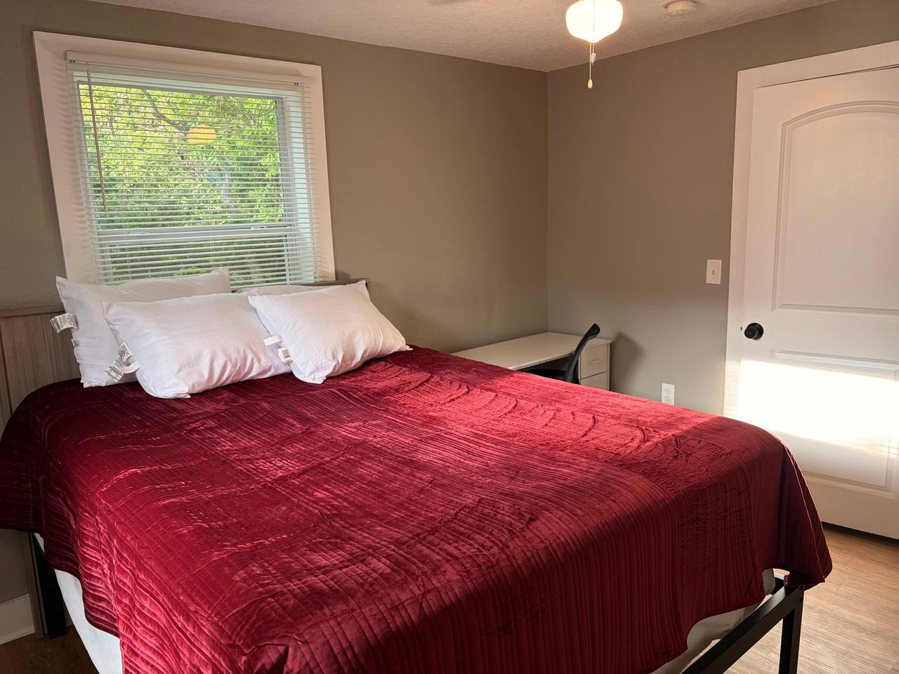 2150 Morehouse Rd - Photo 2 of 7