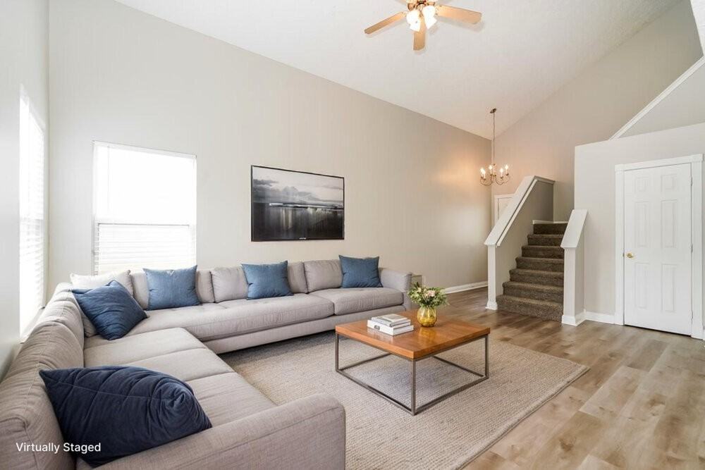 4487 Connaught East Dr - Photo 5 of 20