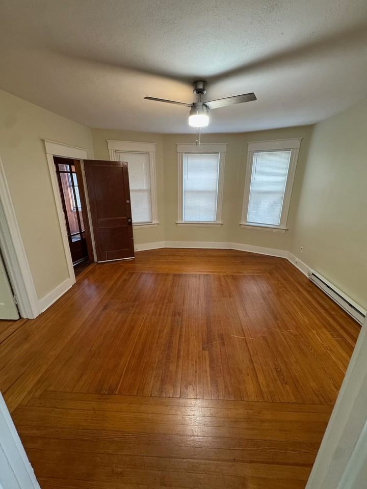 18 Derby St #3 - Photo 2 of 10