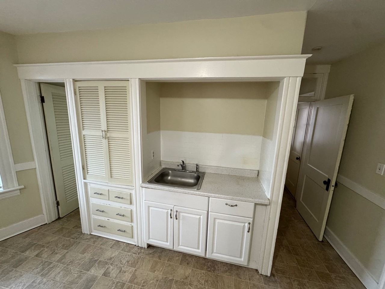 18 Derby St #3 - Photo 7 of 10