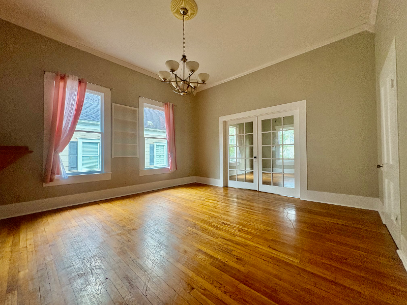 518 Virginia Ave - Photo 3 of 11