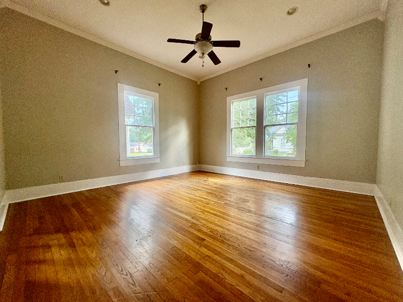 518 Virginia Ave - Photo 5 of 11