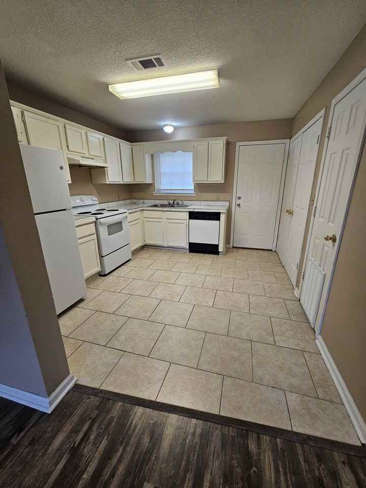 1 Lilac St #3 - Photo 2 of 8