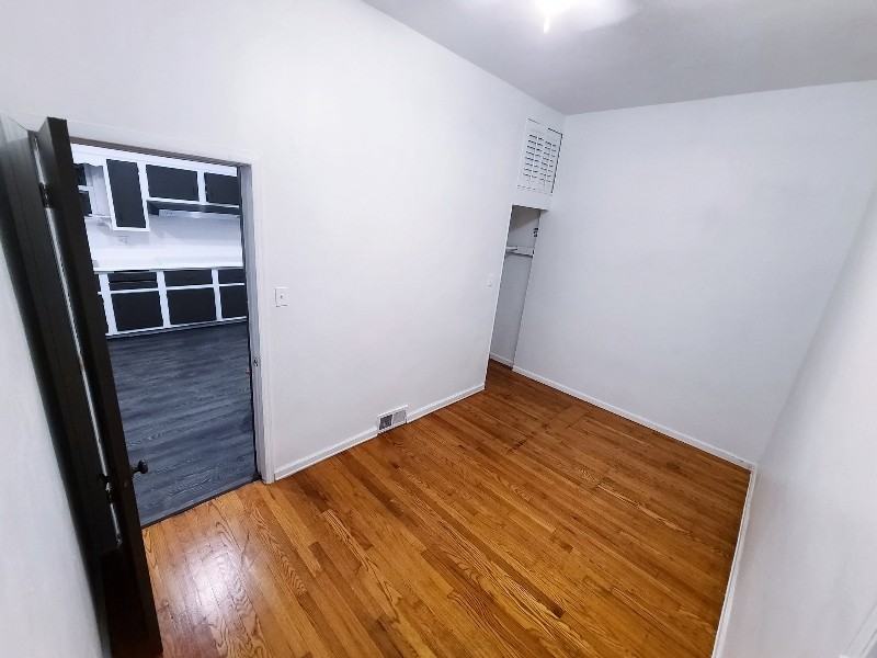 636 W 17th St #1 - Photo 7 of 16