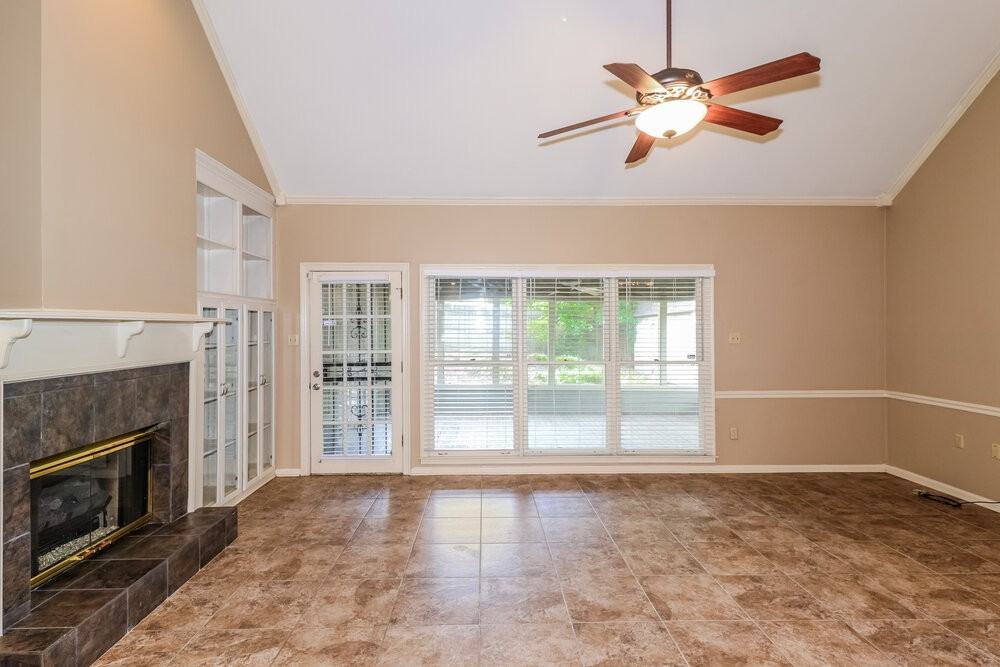 2279 Hickory Path Dr - Photo 4 of 25