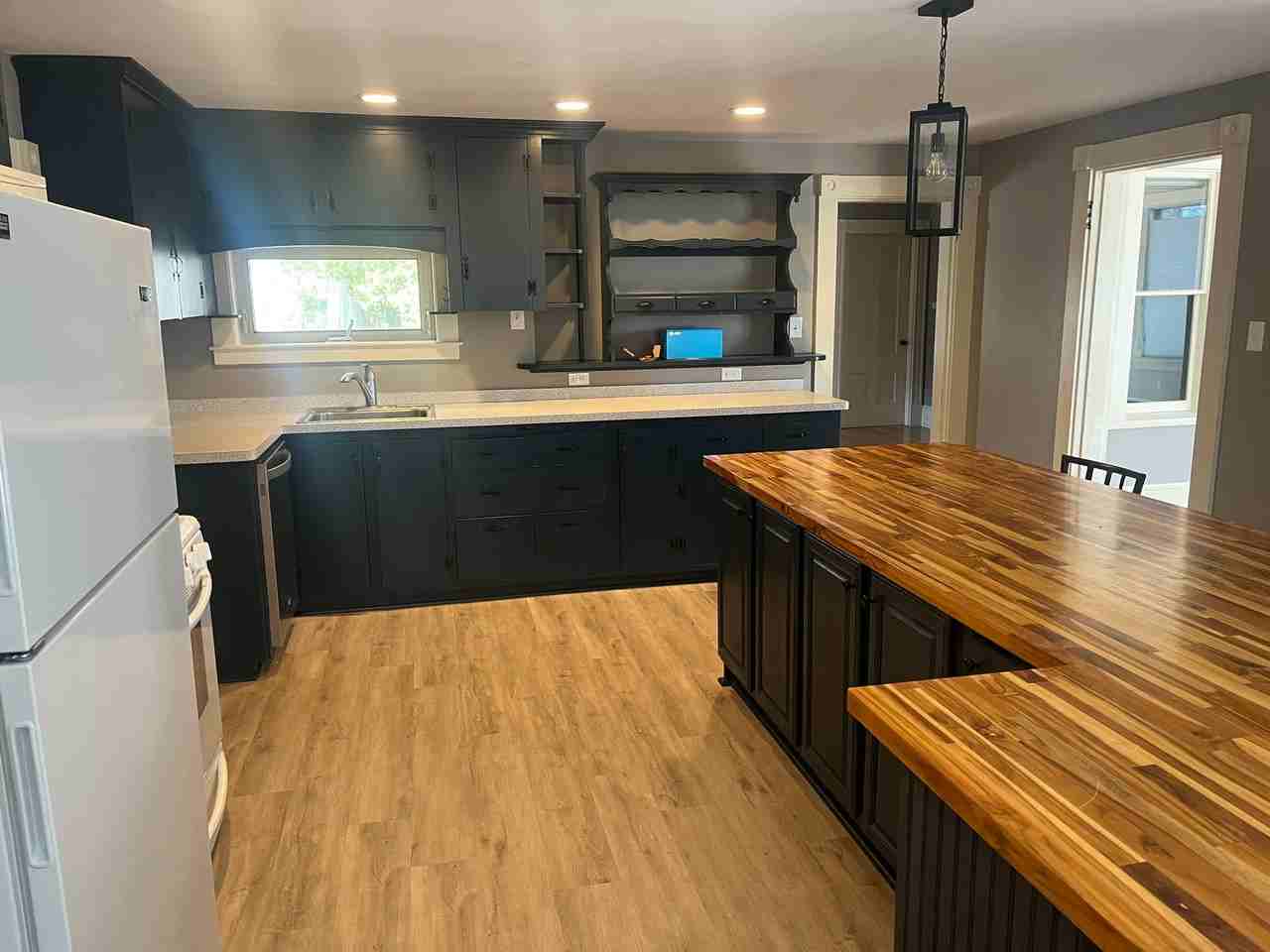 459 Mill St #A - Photo 3 of 11