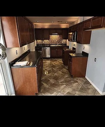 9 W Adams Dr #2 - Photo 4 of 5