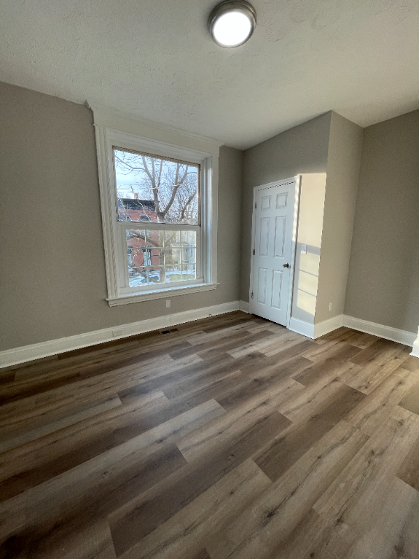 928 Fairbanks Ave - Photo 3 of 20