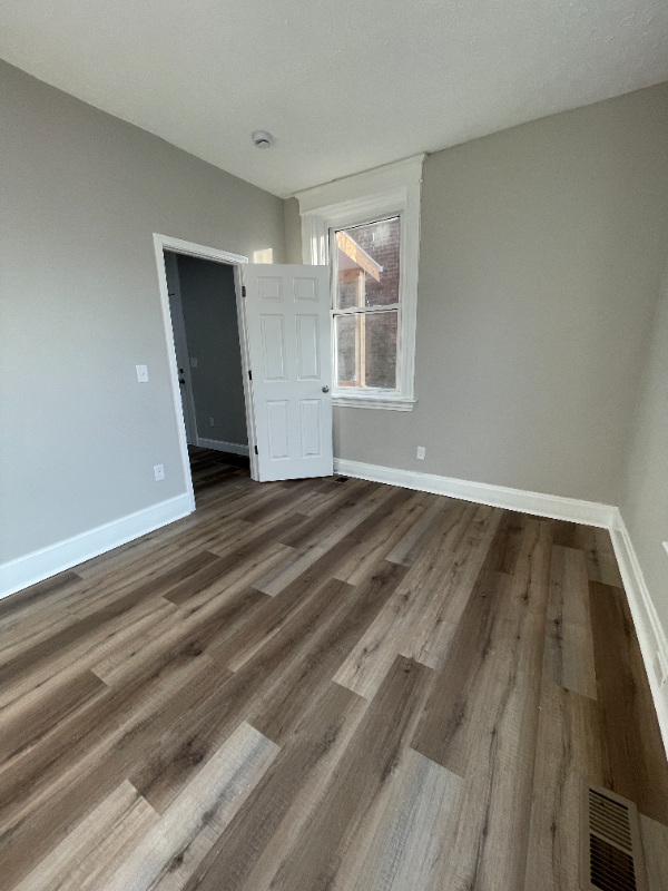 928 Fairbanks Ave - Photo 4 of 20