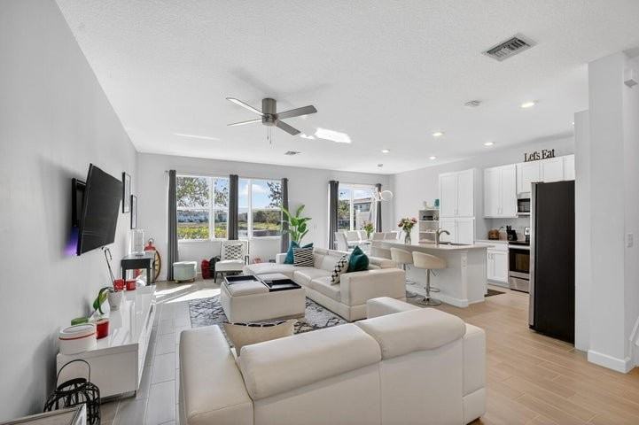 4790 Navali Dr - Photo 3 of 9