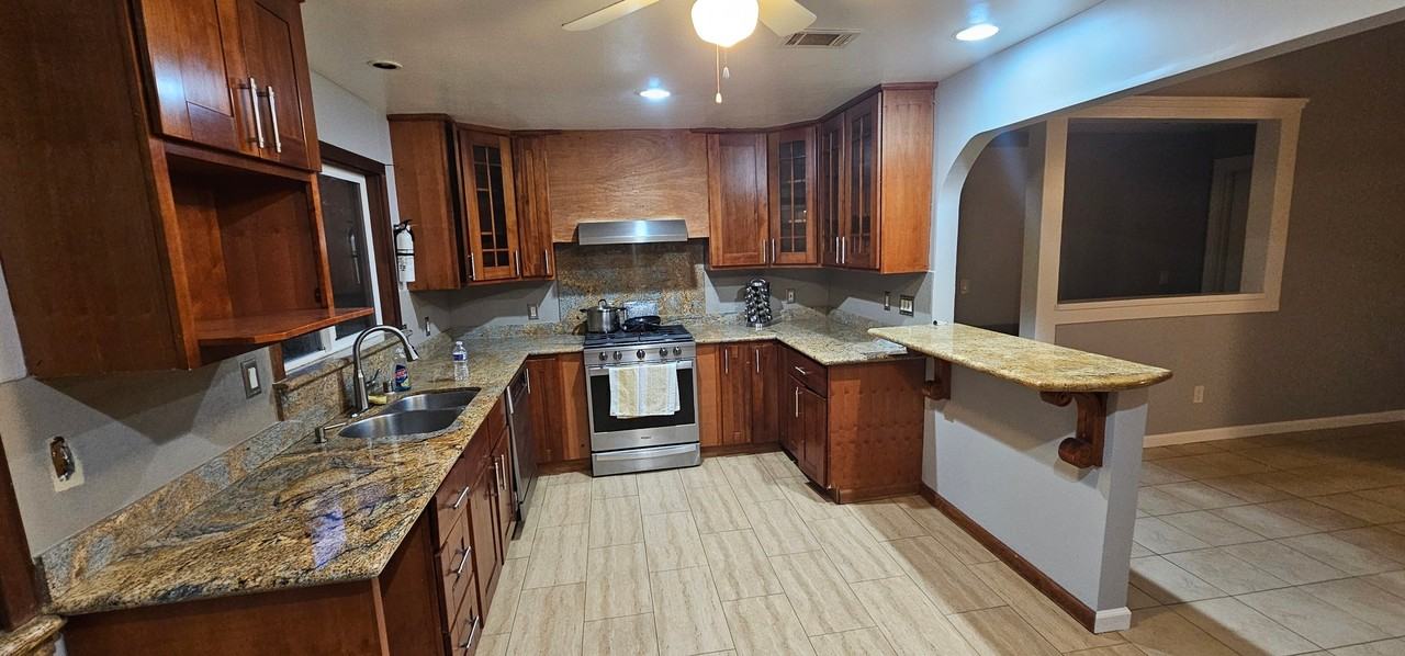 2536 Antoine Ct - Photo 2 of 10