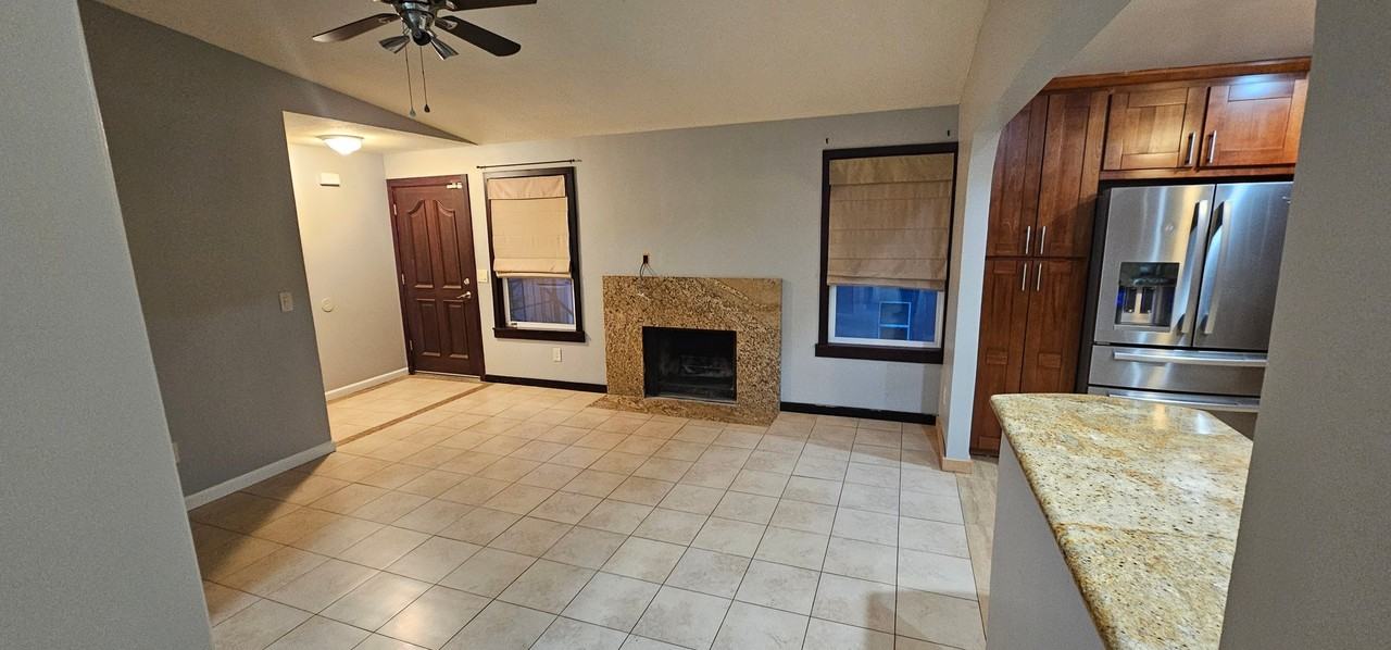 2536 Antoine Ct - Photo 4 of 10