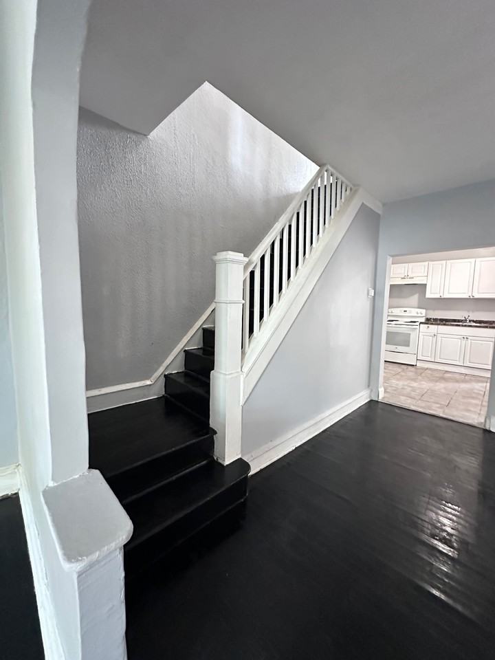 6158 Wheeler St - Photo 3 of 7