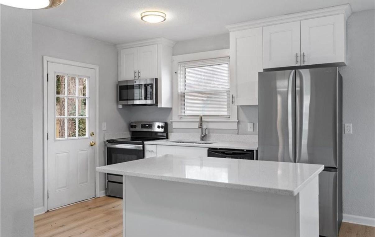 307 Beechwood Ave - Photo 2 of 15