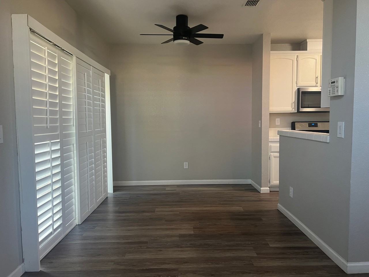 267 Tamarisk Cir - Photo 4 of 15