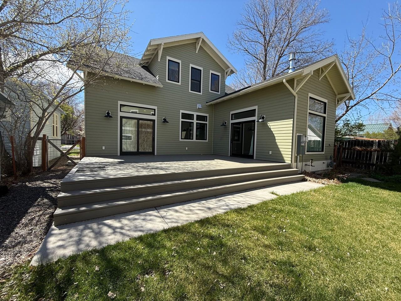 425 S Yellowstone St - Photo 2 of 49