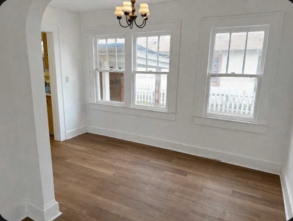 307 N Mesquite St - Photo 2 of 7