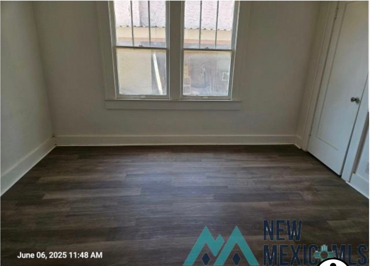 307 N Mesquite St - Photo 5 of 7