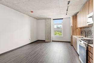 154 N Ashland Ave - Photo 1 of 1