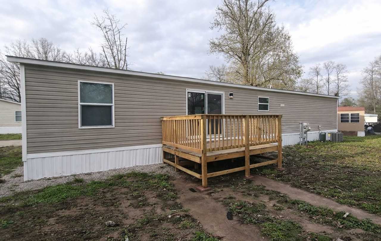 82 Deerwood Park - Photo 4 of 4