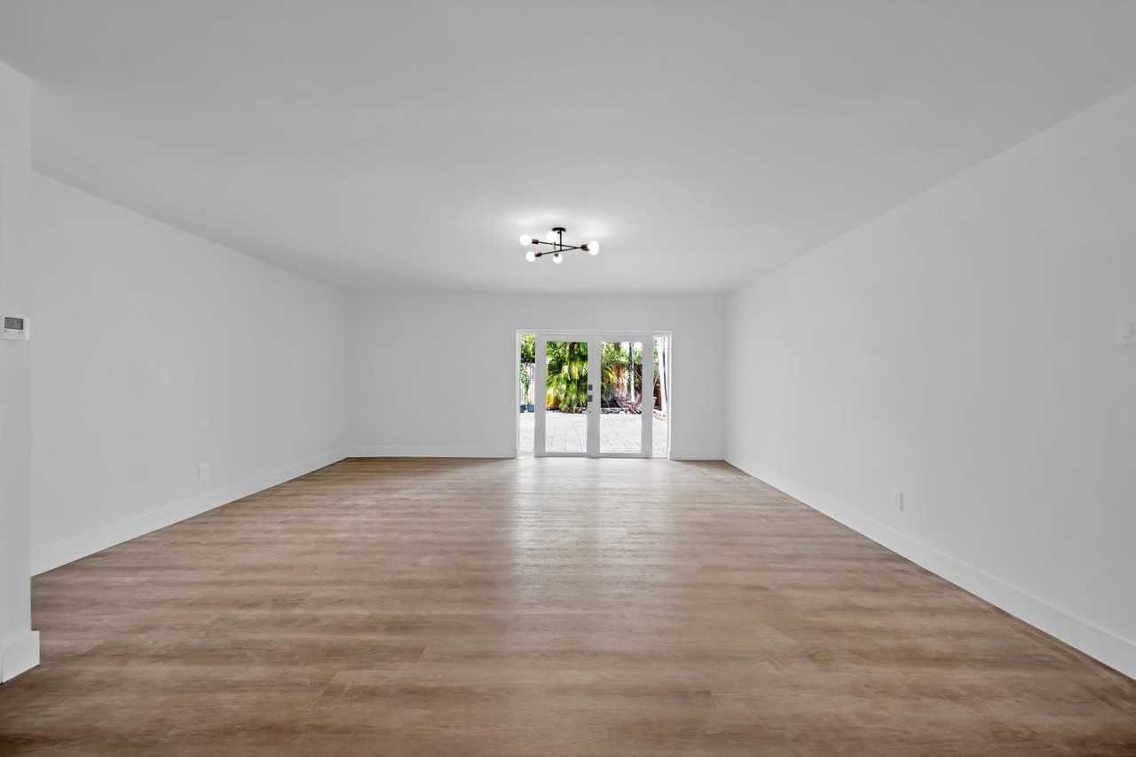 13514 Ne 23rd Pl - Photo 6 of 20