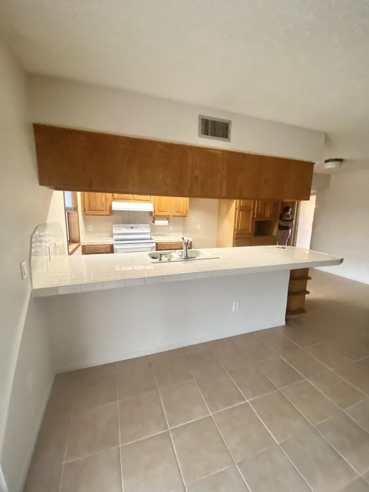 4408 W 15th St - Photo 2 of 6