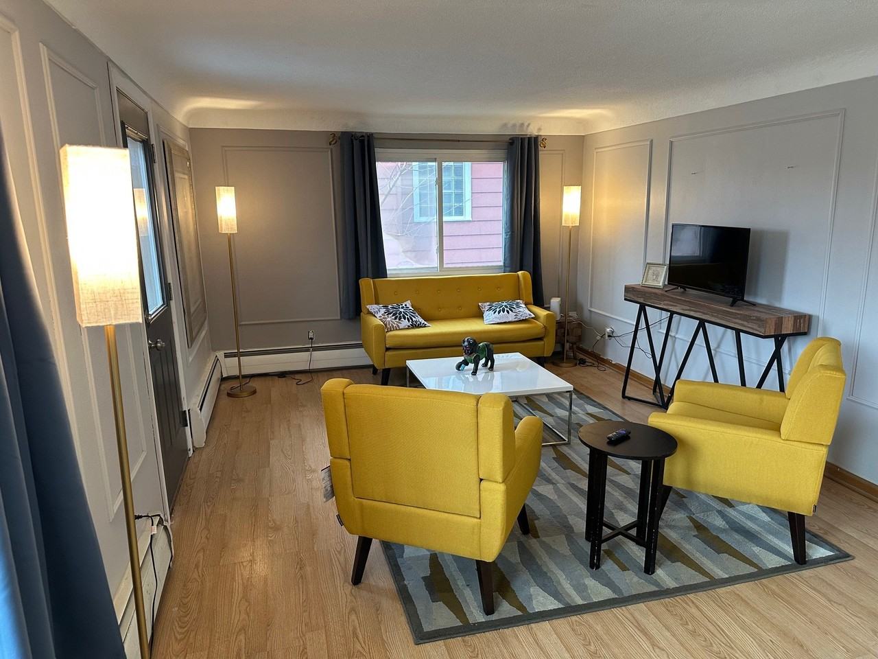 636 N 54th St - Photo 3 of 8