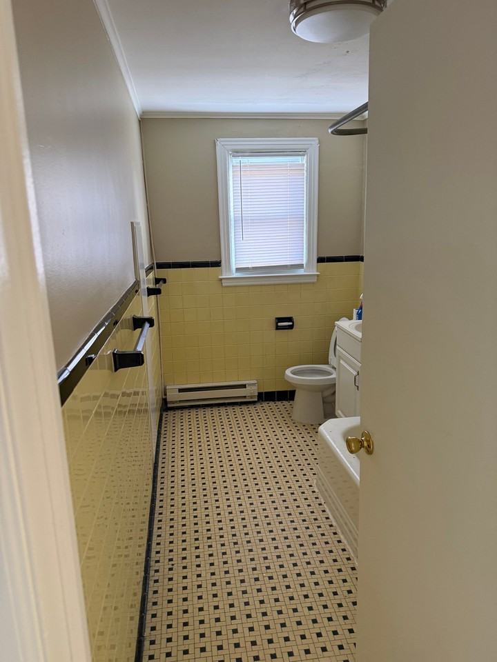 35 W Main St #6 - Photo 2 of 8