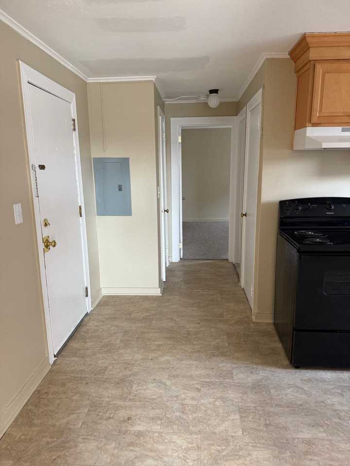 35 W Main St #6 - Photo 3 of 8