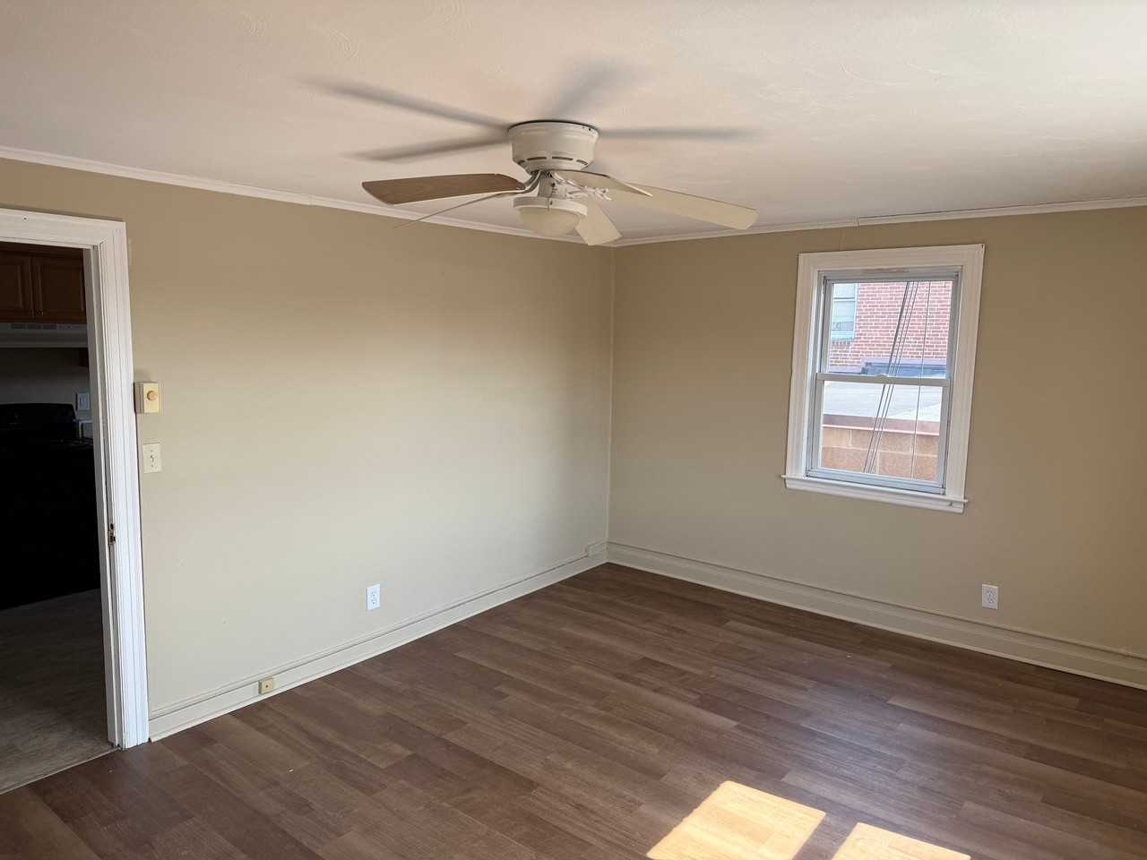 35 W Main St #6 - Photo 4 of 8