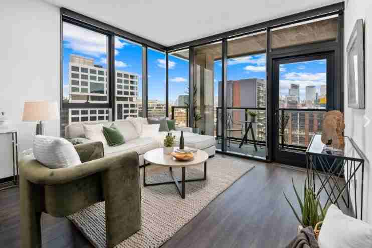 1390 W Randolph St #3 - Photo 3 of 16