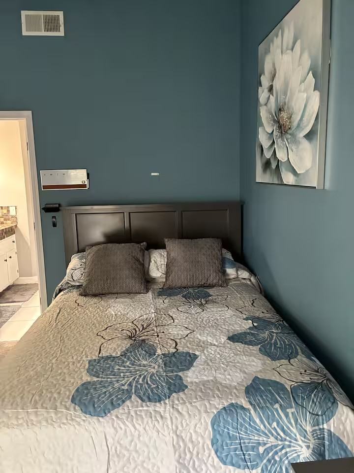 9520 Brentwood Blvd - Photo 2 of 11