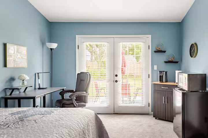 9520 Brentwood Blvd - Photo 5 of 11