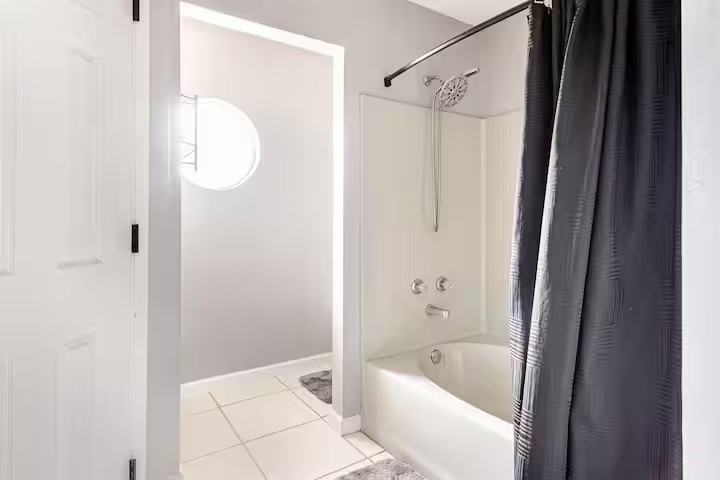 9520 Brentwood Blvd - Photo 7 of 11