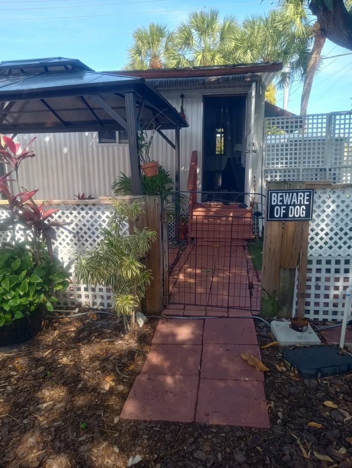 2 Nw 48th St #002 - Photo 4 of 11