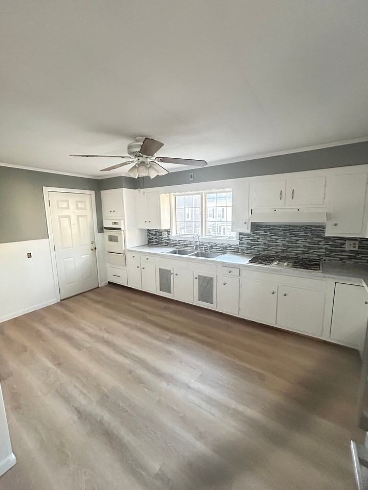 139 North St #2 - Photo 3 of 10