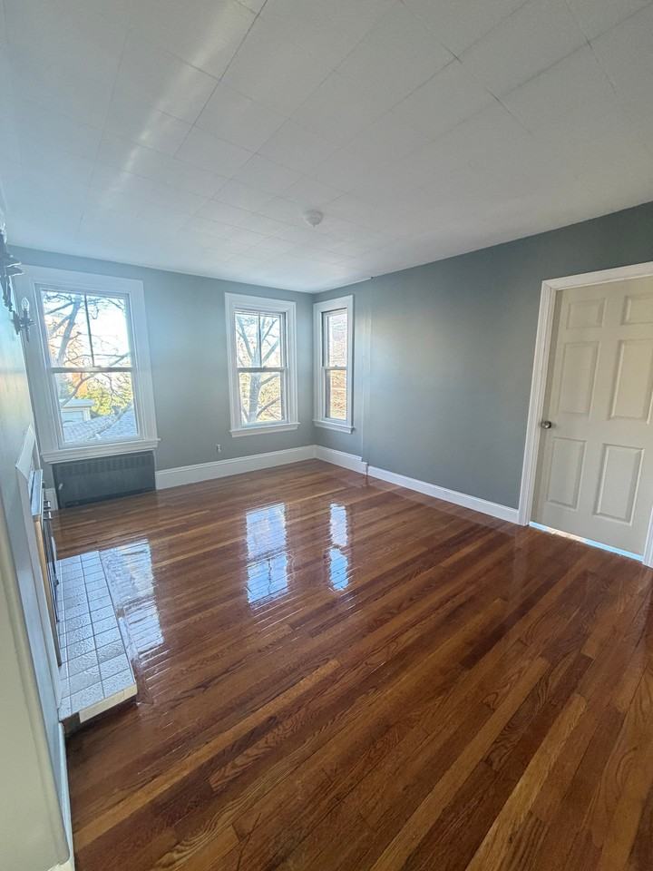 139 North St #2 - Photo 4 of 10