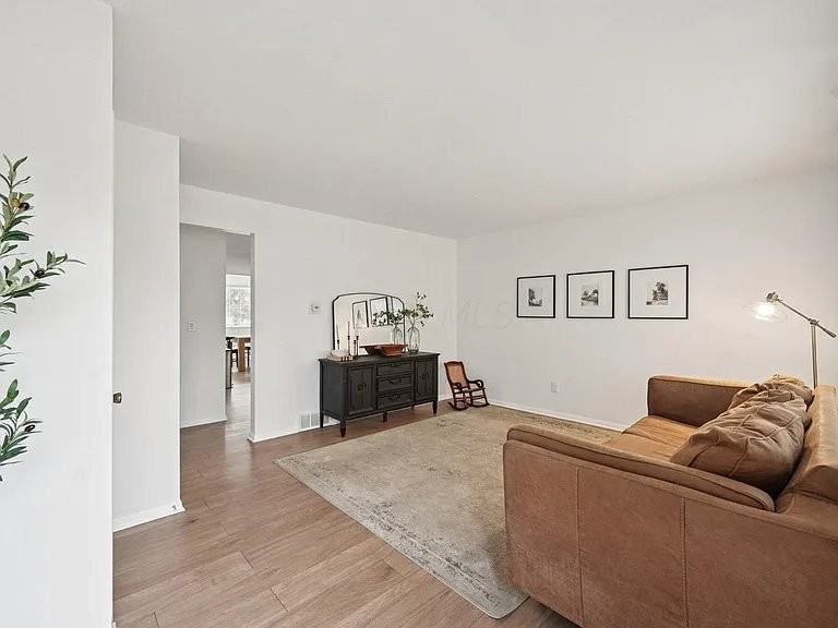 2108 Willow Run Rd - Photo 2 of 14