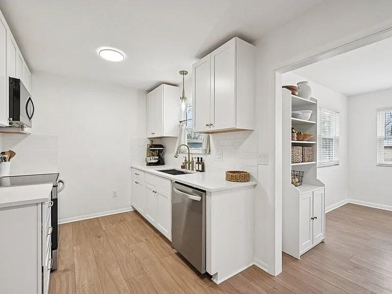 2108 Willow Run Rd - Photo 3 of 14