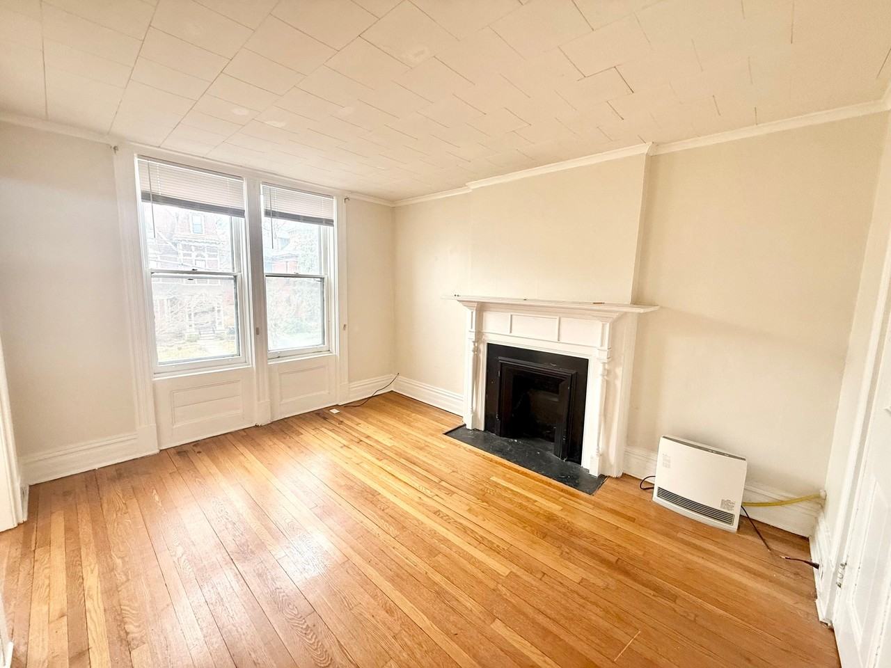 149 2nd Ave #2 - Photo 4 of 10