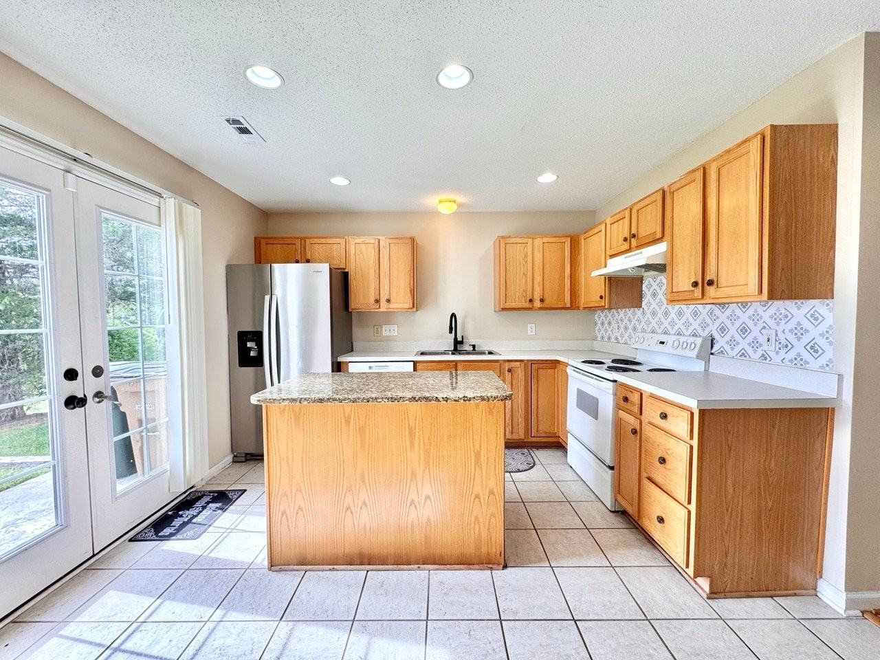 4437 Carlys Way - Photo 6 of 16