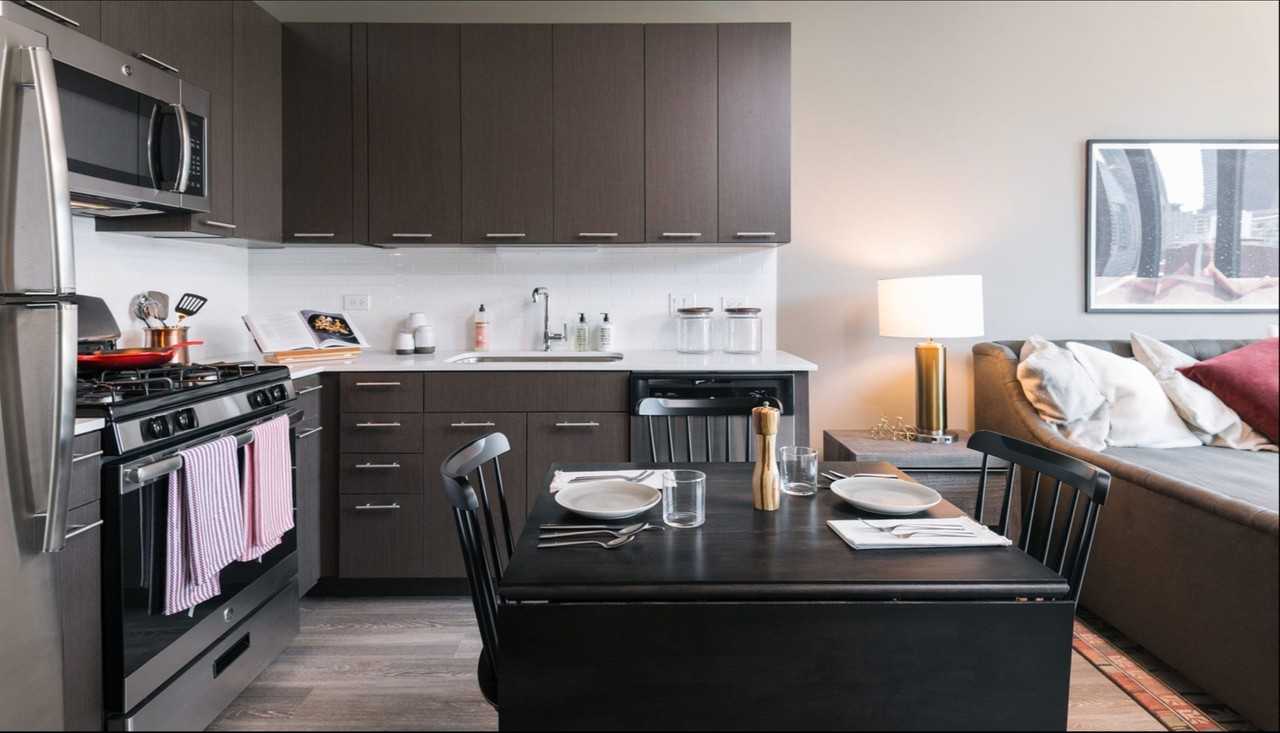 155 W Erie St - Photo 2 of 20