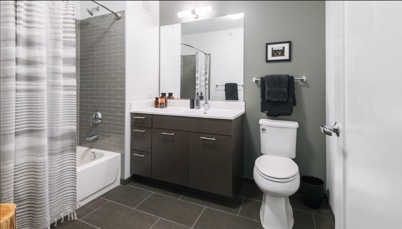 155 W Erie St - Photo 6 of 20