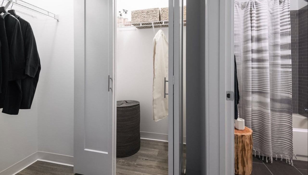 155 W Erie St - Photo 7 of 20